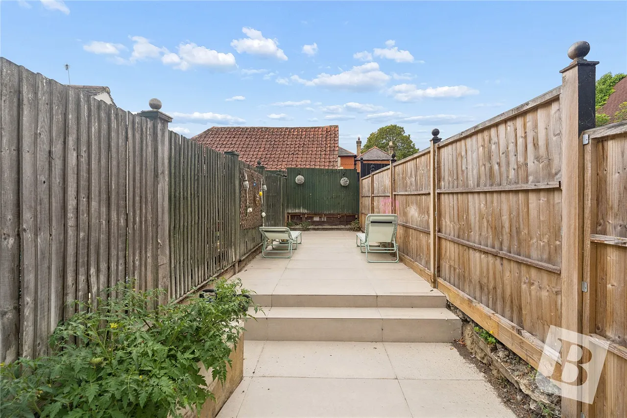 Market Place, Abridge, RM4, photo 8