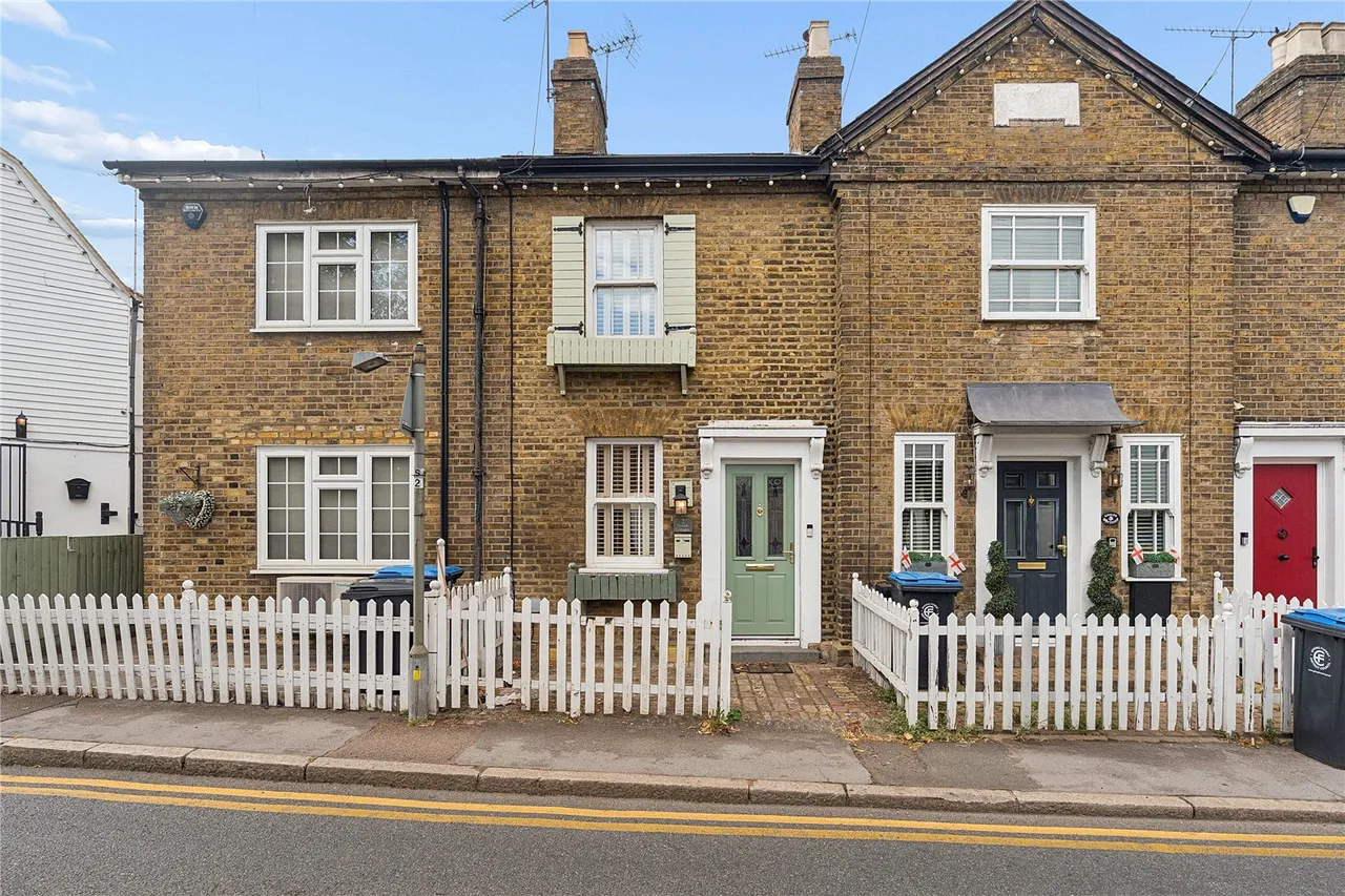 Market Place, Abridge, RM4, photo 13