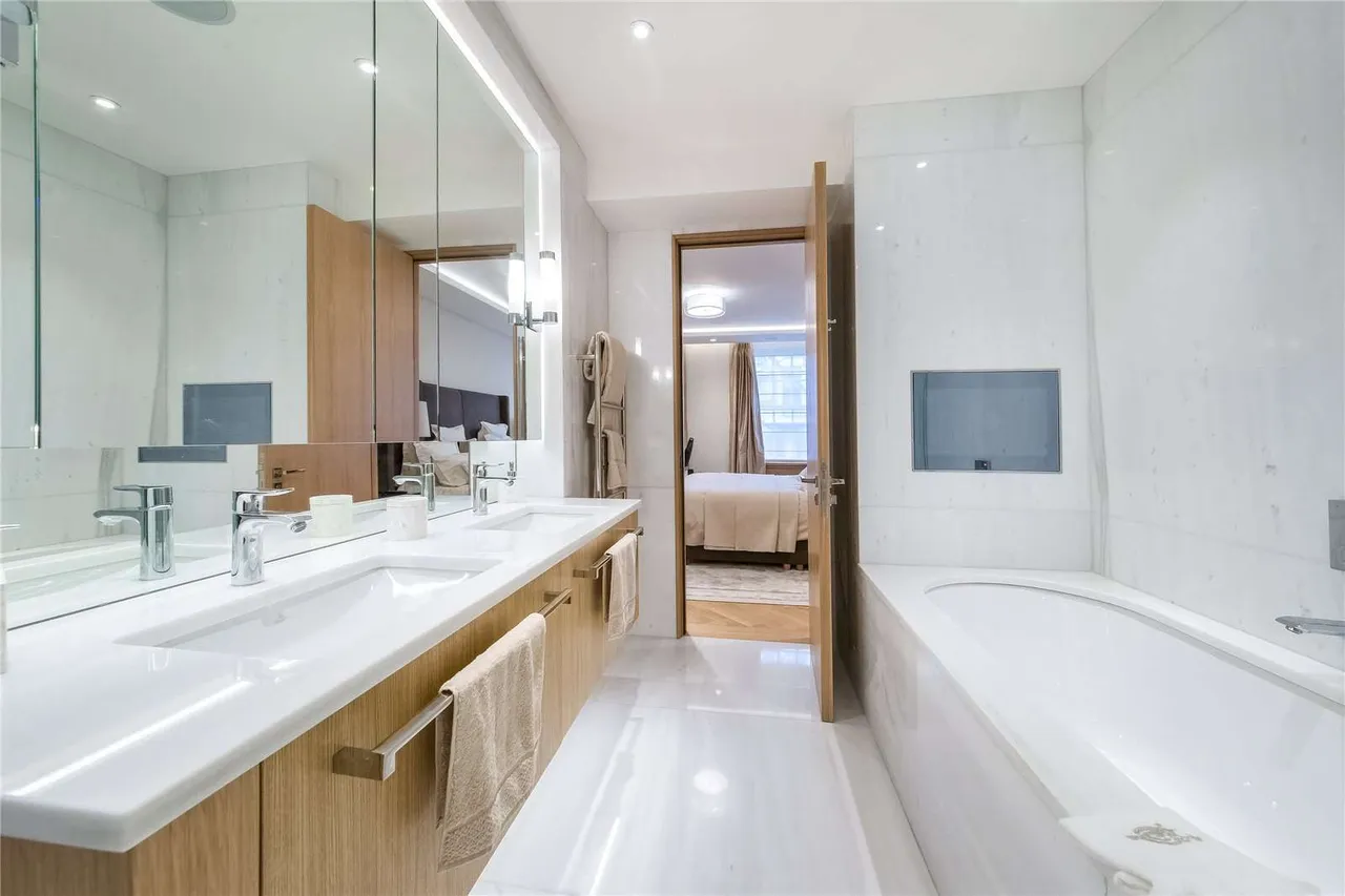Upper Grosvenor Street, London, W1K 2NW, photo 8