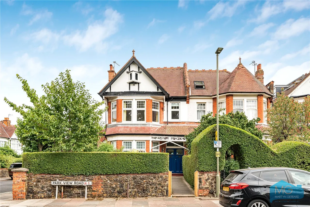 3 bed flat for sale, Park View Road, London, N3