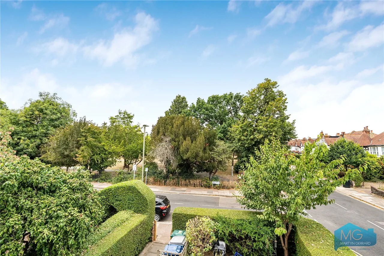 Park View Road, London, N3, photo 11
