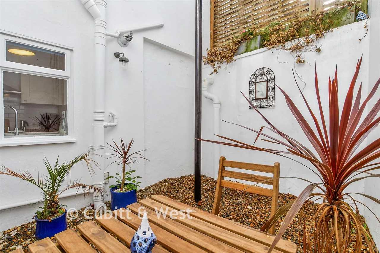 Montpelier Crescent, Brighton, BN1, photo 12
