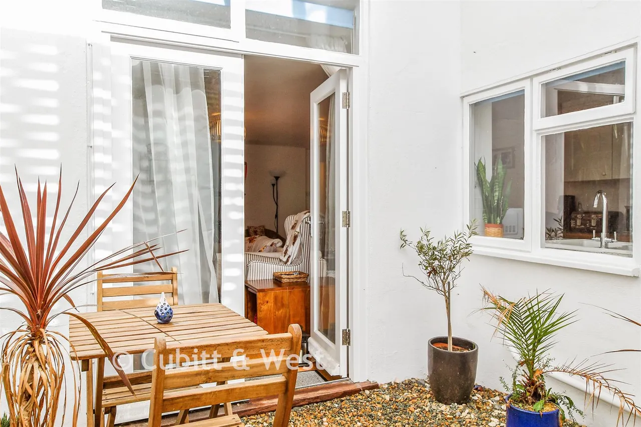 Montpelier Crescent, Brighton, BN1, photo 13