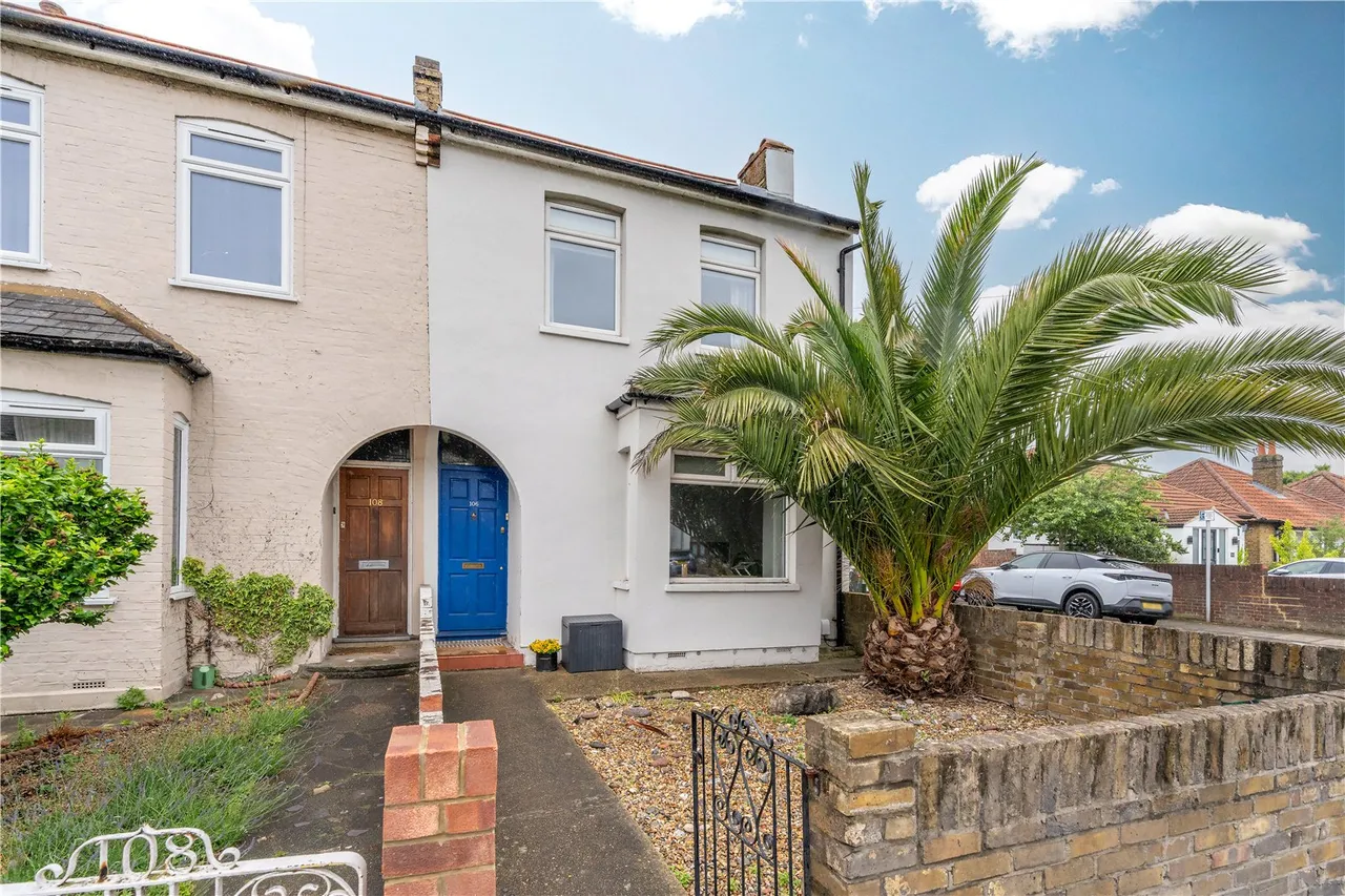 3 bed house for sale — Nelson Road, Whitton, TW2 7AY