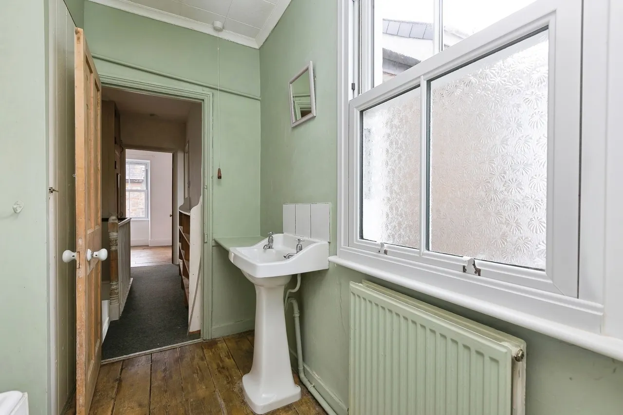 St. Henry Street, Penzance, TR18, photo 14