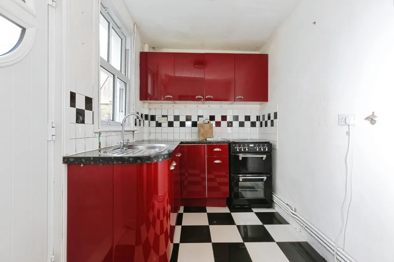 St. Henry Street, Penzance, TR18, photo 7