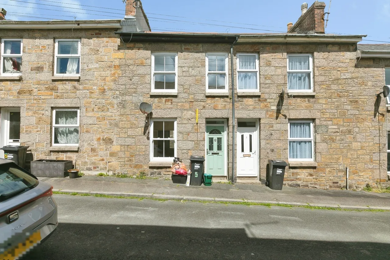2 bed house for sale, St. Henry Street, Penzance, TR18
