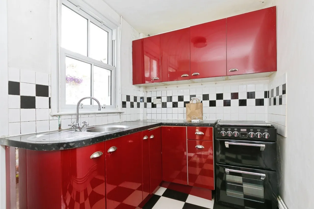 St. Henry Street, Penzance, TR18, photo 6