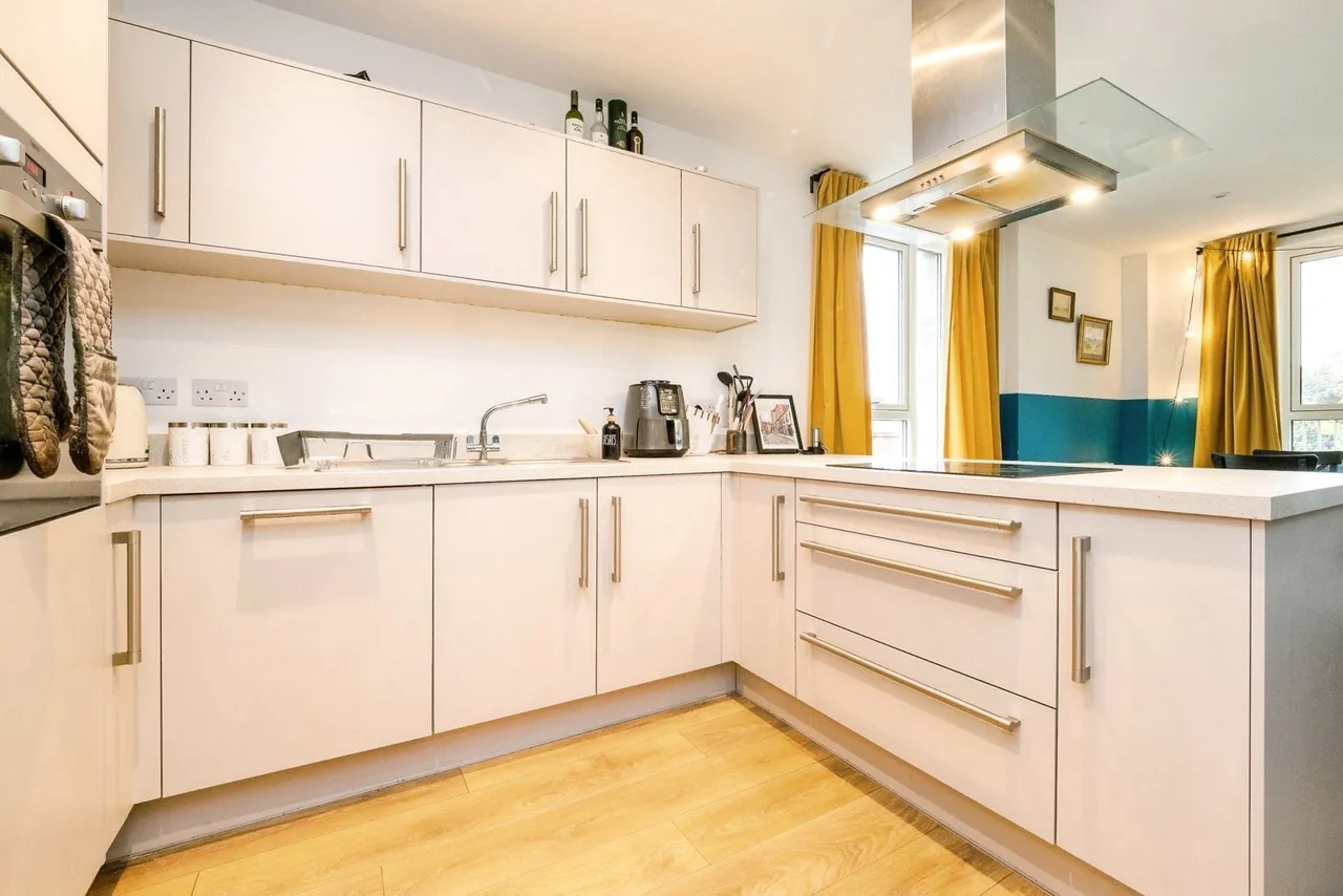 Mahindra Way, Beckton, London, E6, photo 4