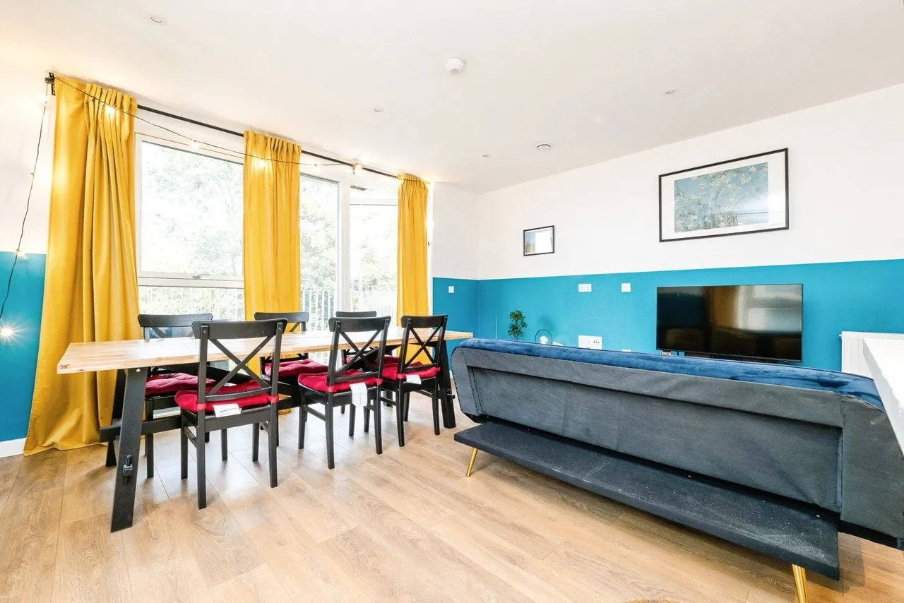 Mahindra Way, Beckton, London, E6, photo 7