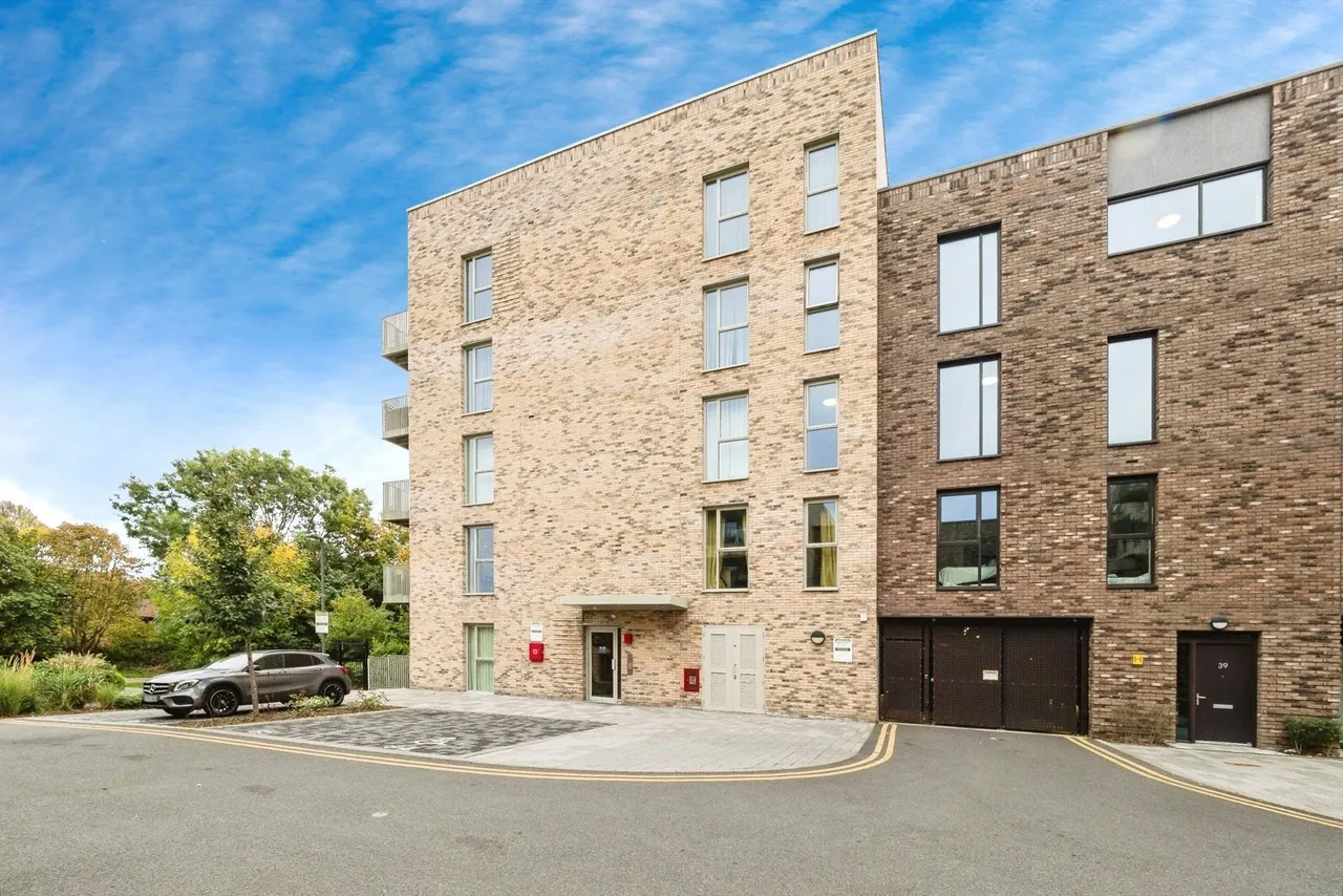 Mahindra Way, Beckton, London, E6, photo 15