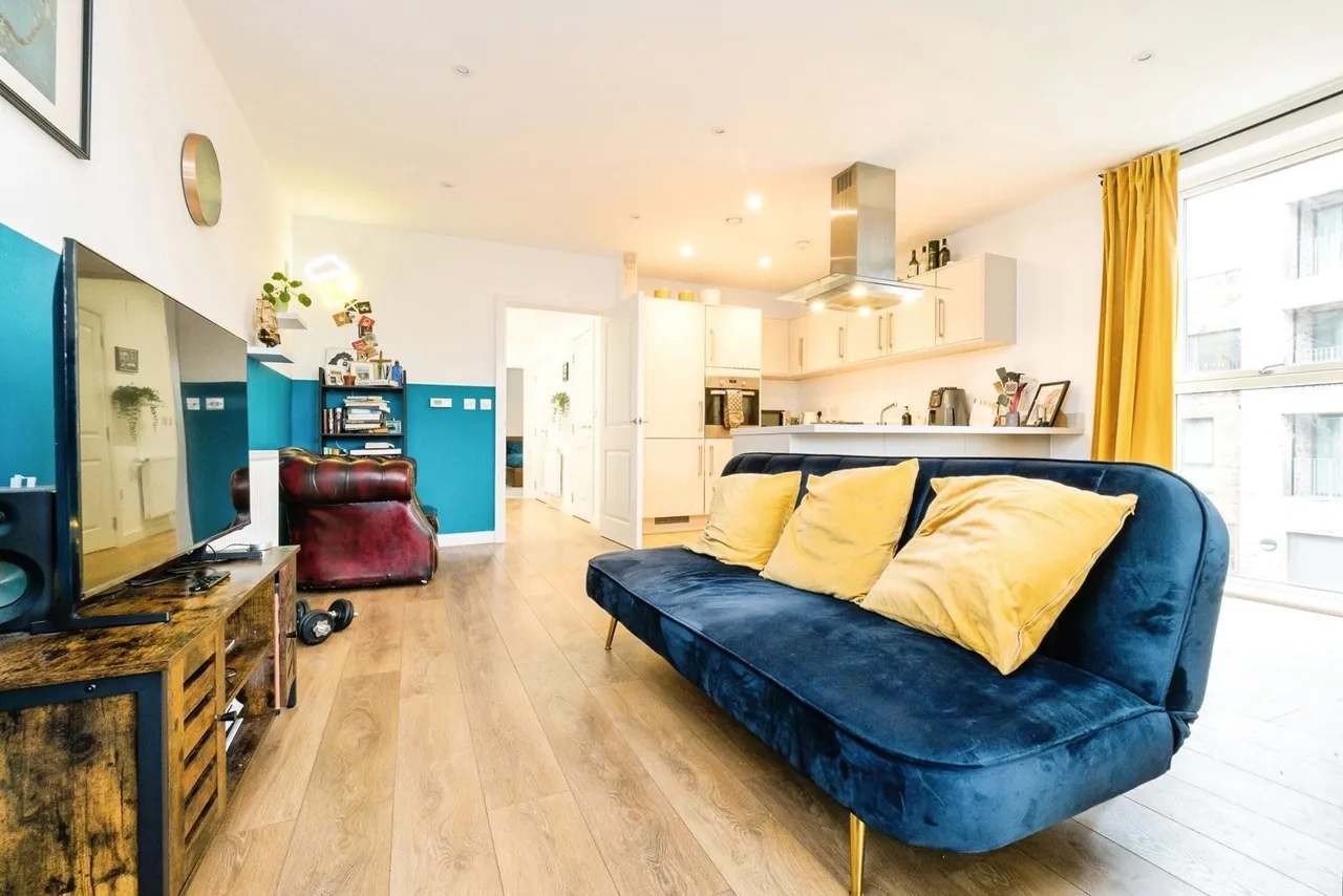 Mahindra Way, Beckton, London, E6, photo 6