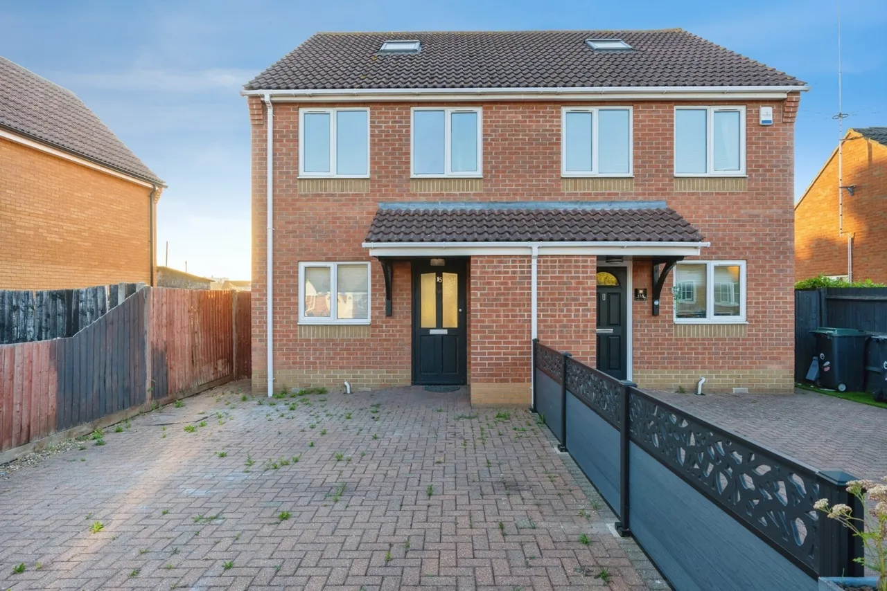 3 bed house for sale — Pilgrims Close, Bedford, Bedfordshire, MK42