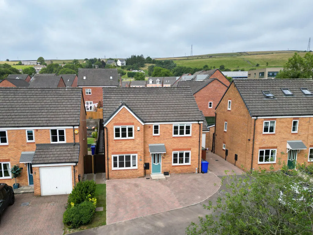 Orama Avenue Whitworth, Rochdale OL12 8ED, photo 2