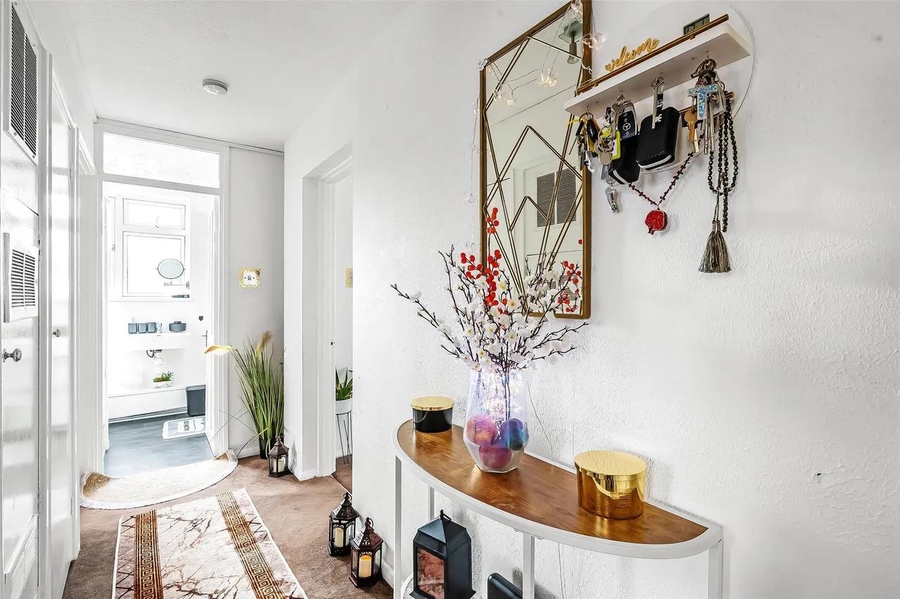 Falkland Grove, Dorking, RH4, photo 7