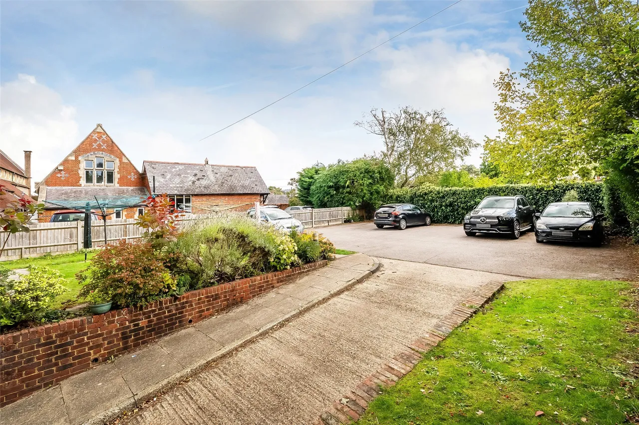 Falkland Grove, Dorking, RH4, photo 11