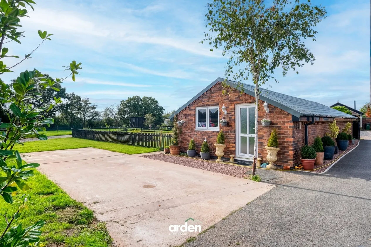 2 bed house for sale, Copyholt Lane, Stoke Pound, B60