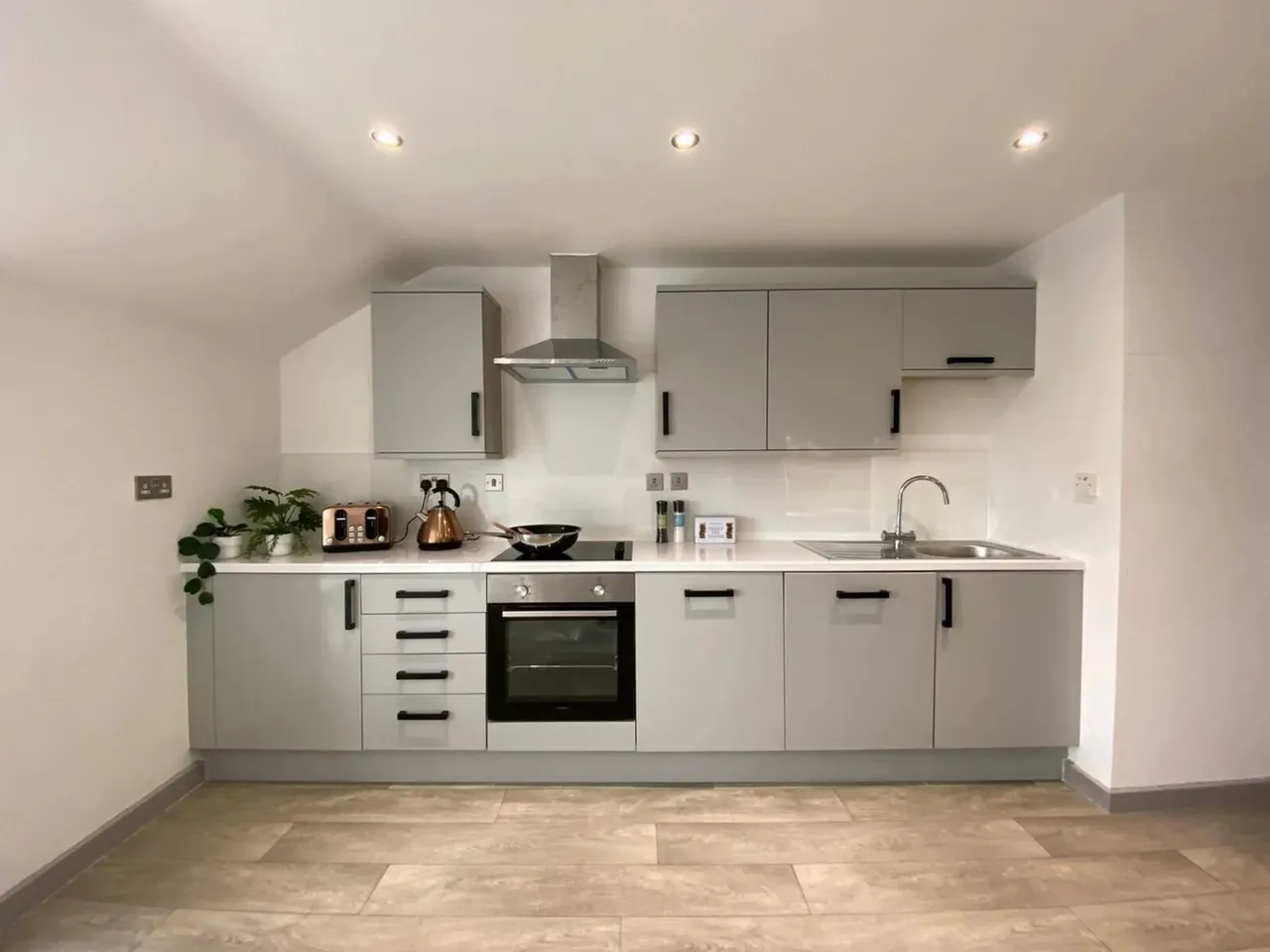 5 bed flat to rent, Middle Street, Beeston, NG9