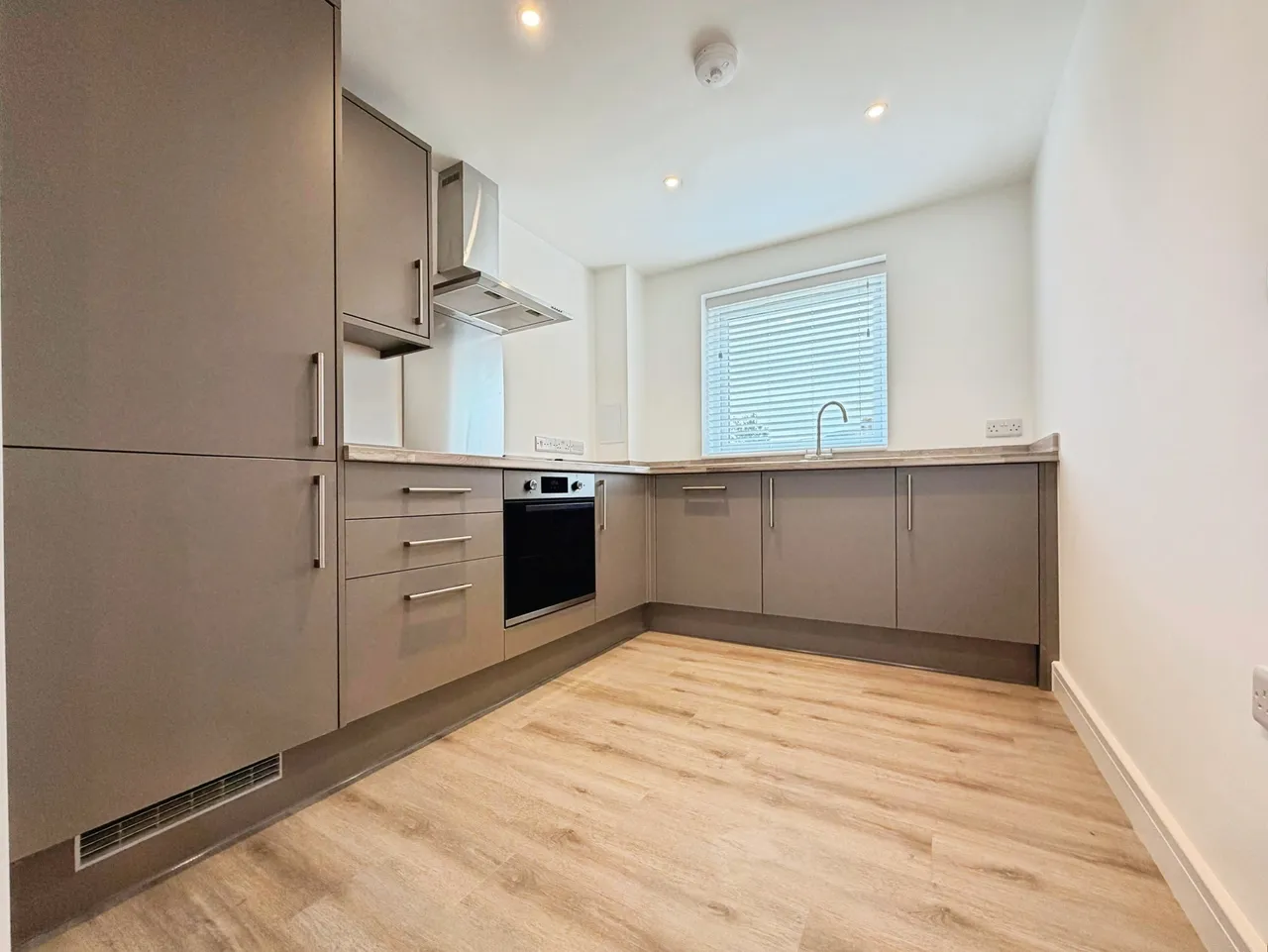 Oundle Road, Peterborough, PE2, photo 2