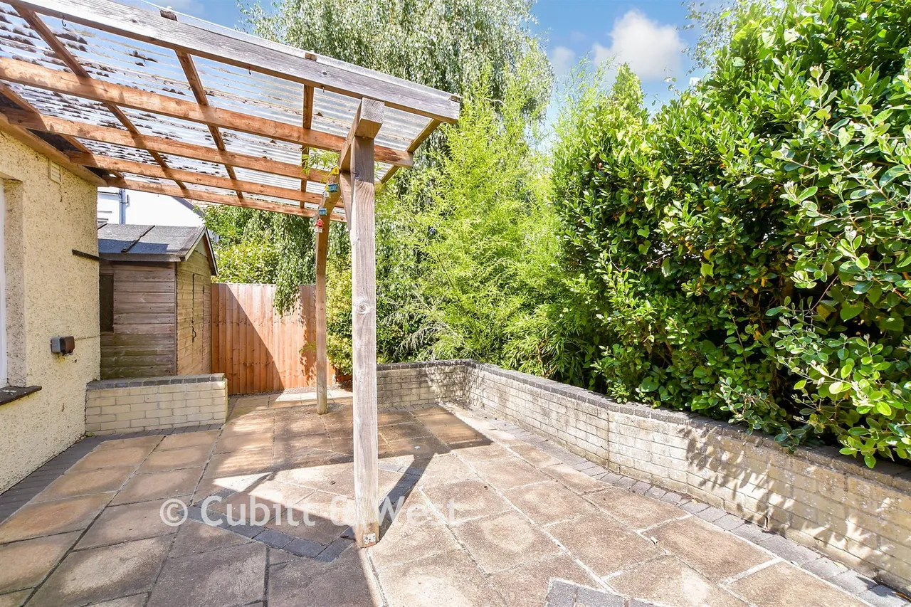 Tennyson Road, Bognor Regis, PO21, photo 17