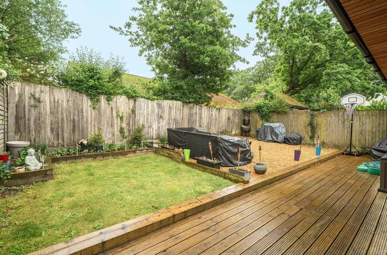 Carters Close, Hale, SP6, photo 13
