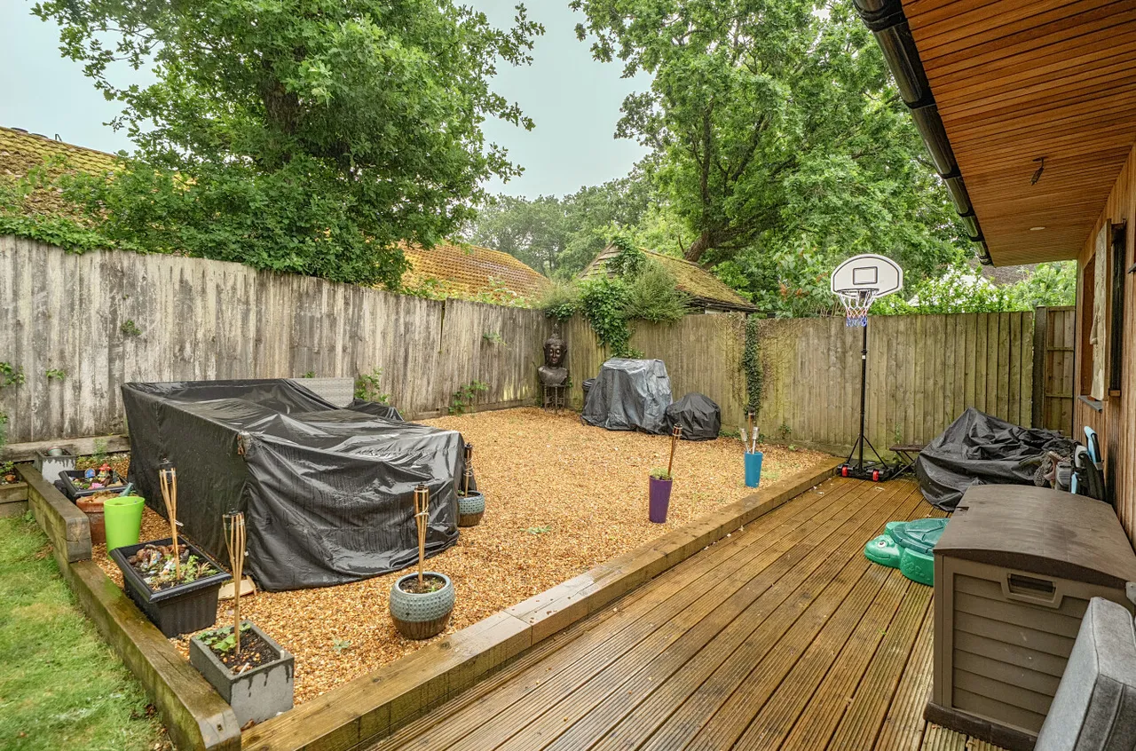 Carters Close, Hale, SP6, photo 14