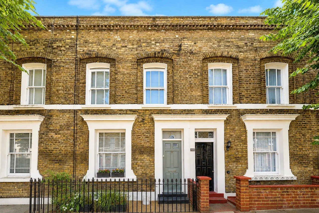 2 bed house for sale — Grantley Street, London, E1
