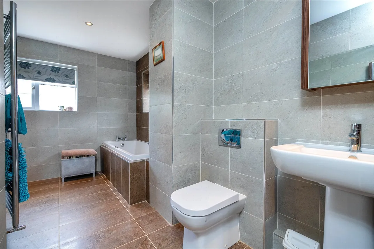 Woodland Avenue, Bourne, PE10, photo 12
