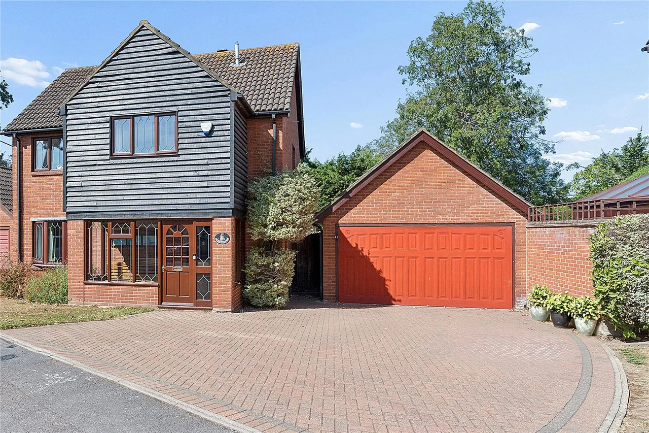 4 bed house for sale, Brookdale Close, Upminster, RM14