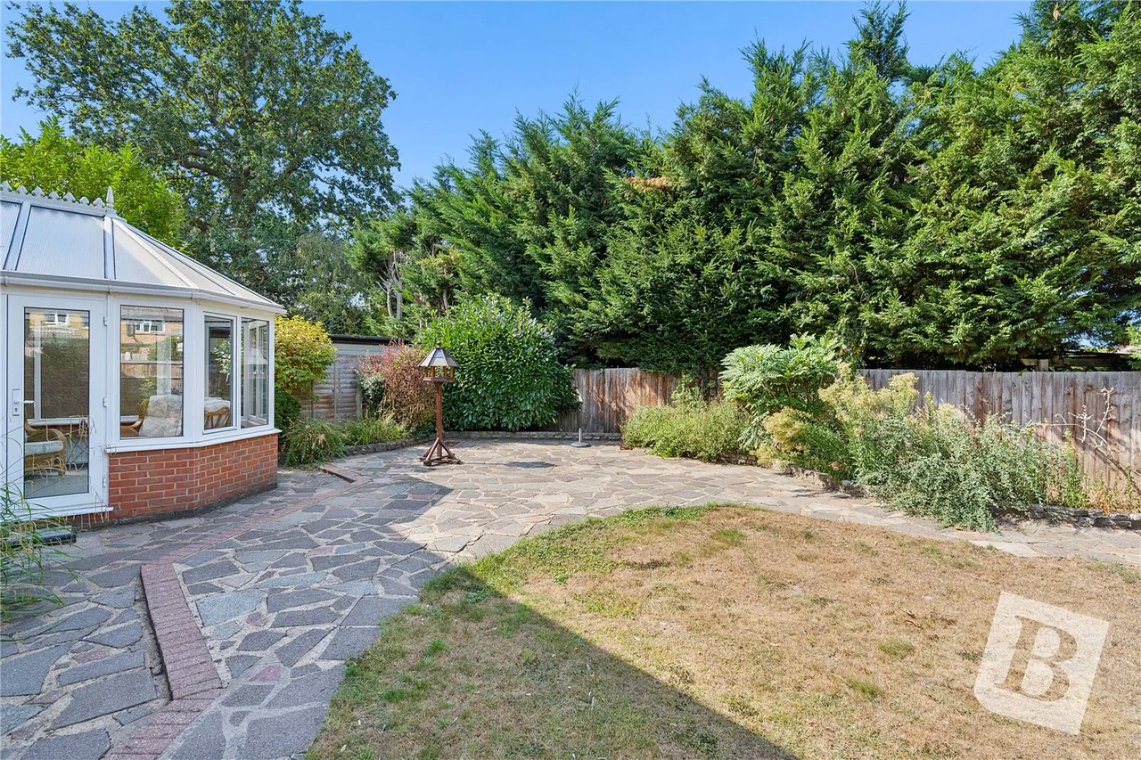 Brookdale Close, Upminster, RM14, photo 17