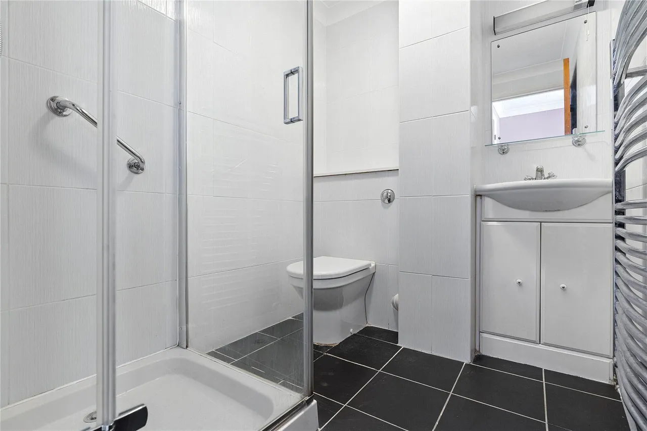Brookdale Close, Upminster, RM14, photo 11