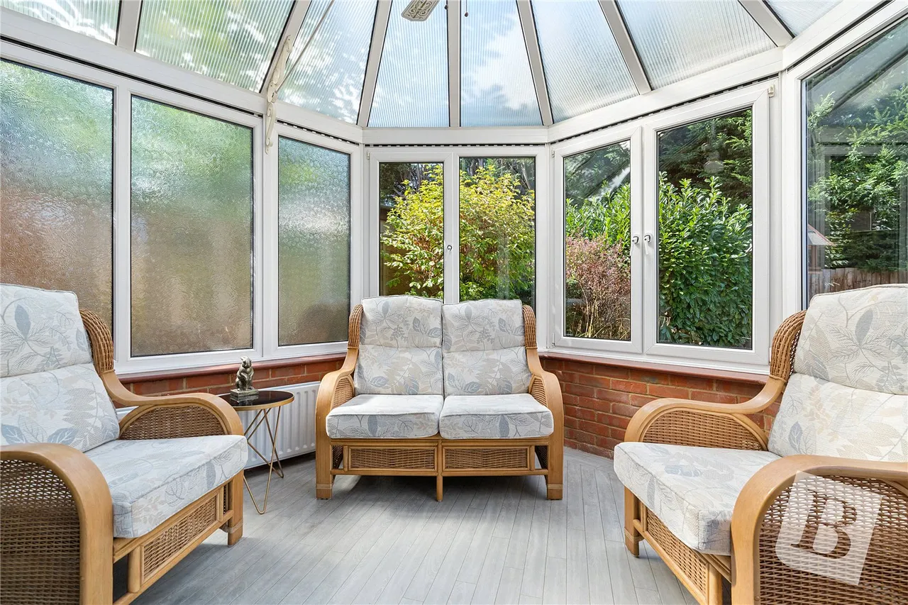 Brookdale Close, Upminster, RM14, photo 4