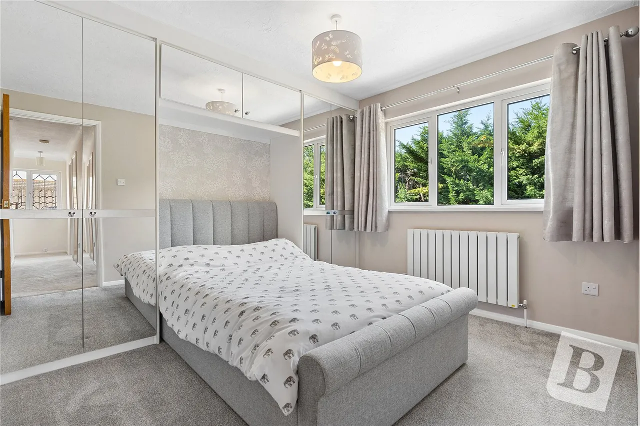 Brookdale Close, Upminster, RM14, photo 10