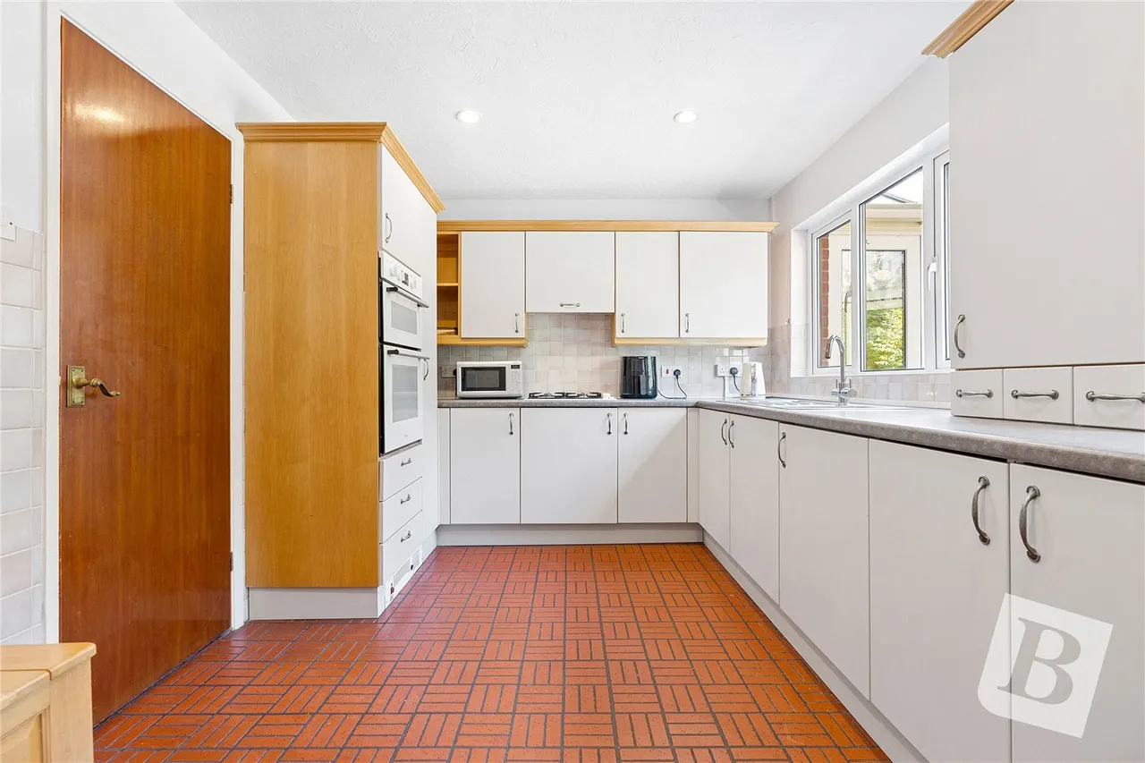 Brookdale Close, Upminster, RM14, photo 6