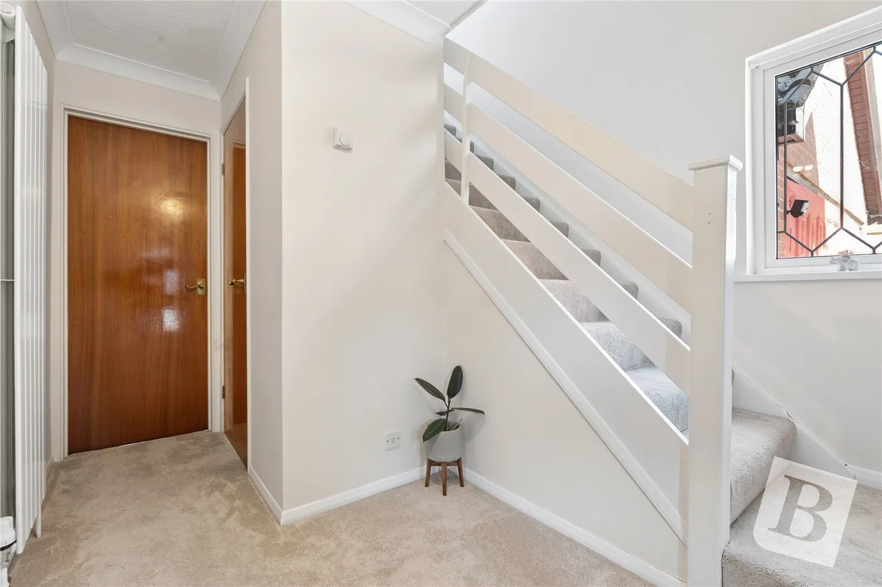 Brookdale Close, Upminster, RM14, photo 9