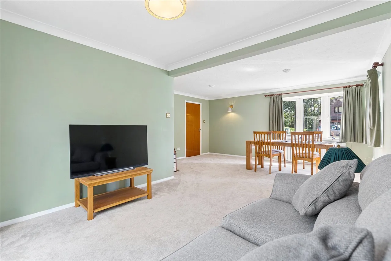 Brookdale Close, Upminster, RM14, photo 2