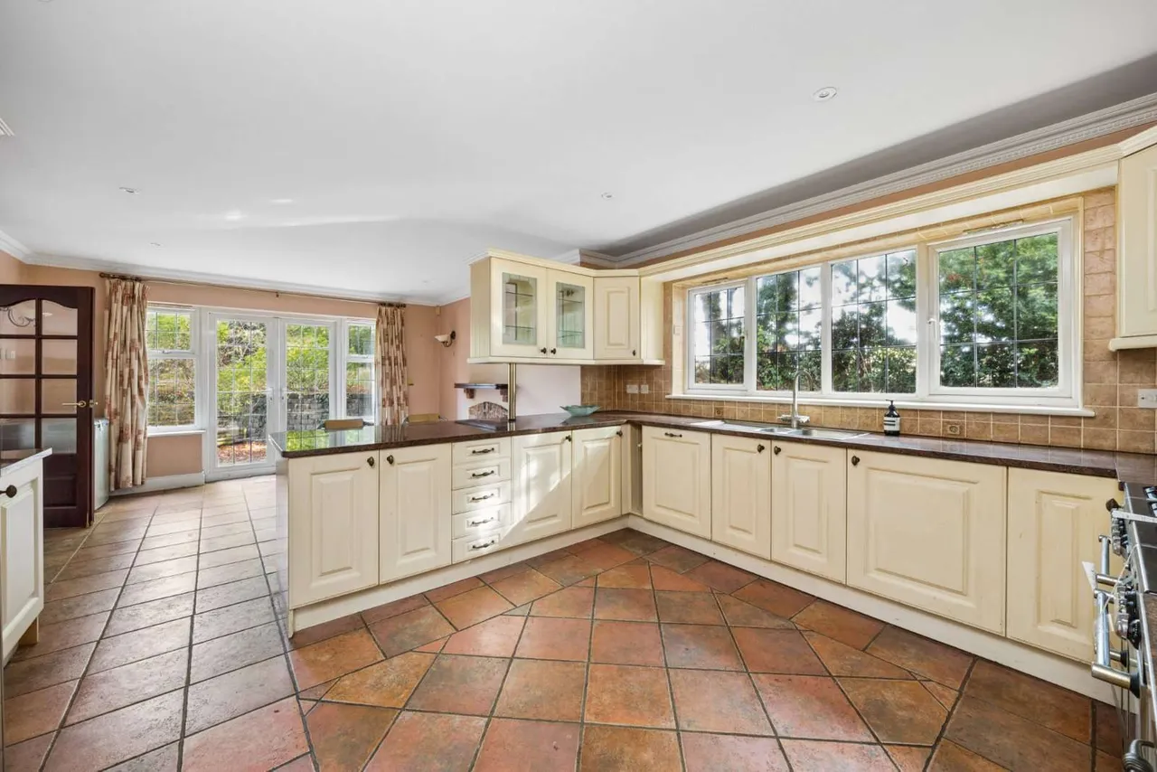 Orchard Hill, Windlesham, GU20, photo 4