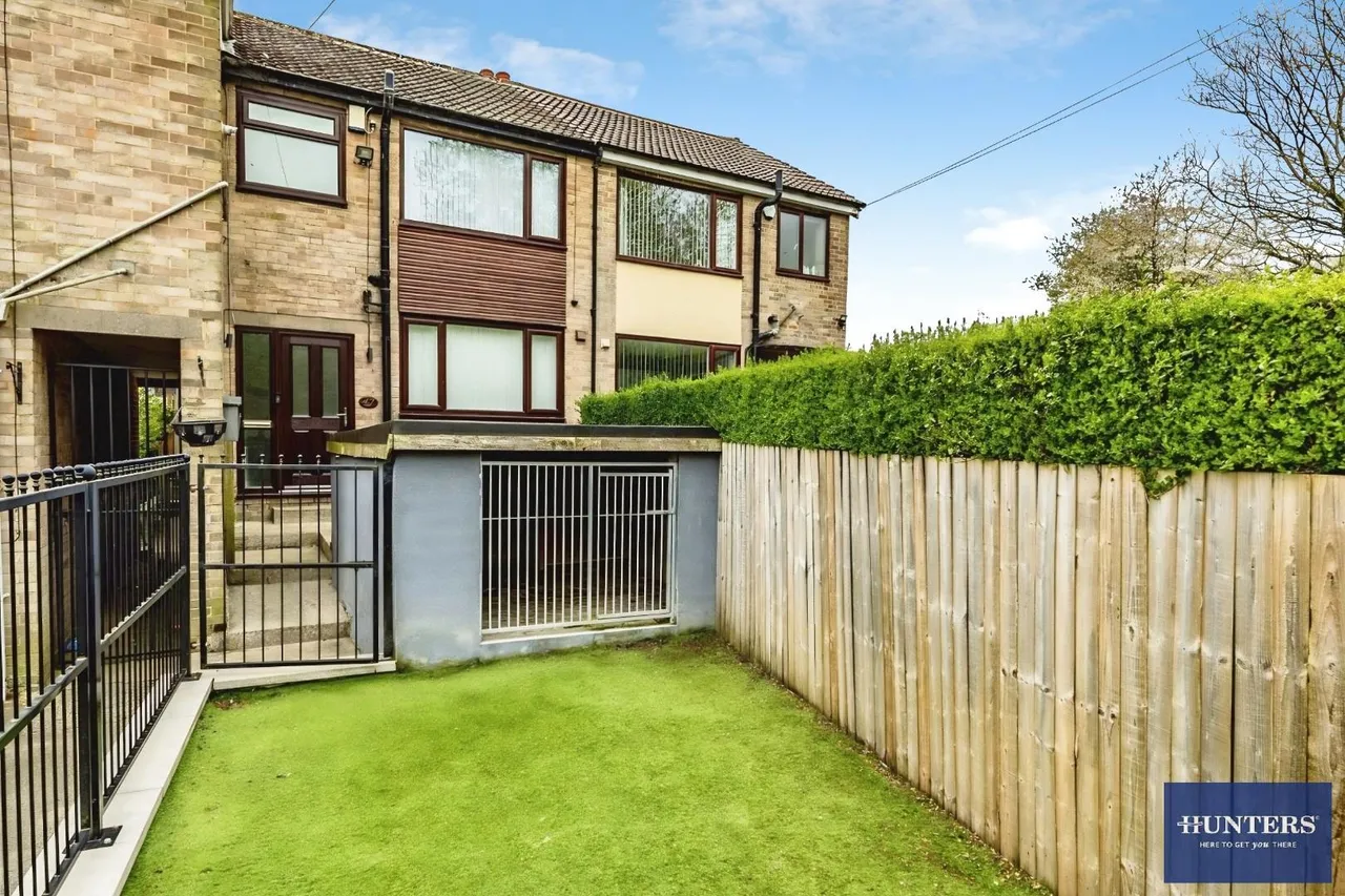 3 bed house for sale — Brickfield Lane Halifax, HX2 9AU