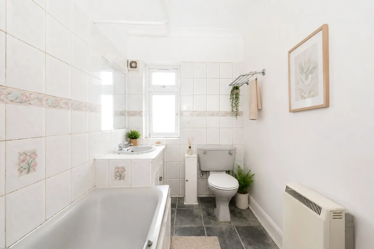 Bridgewater Road, Wembley, HA0, photo 11
