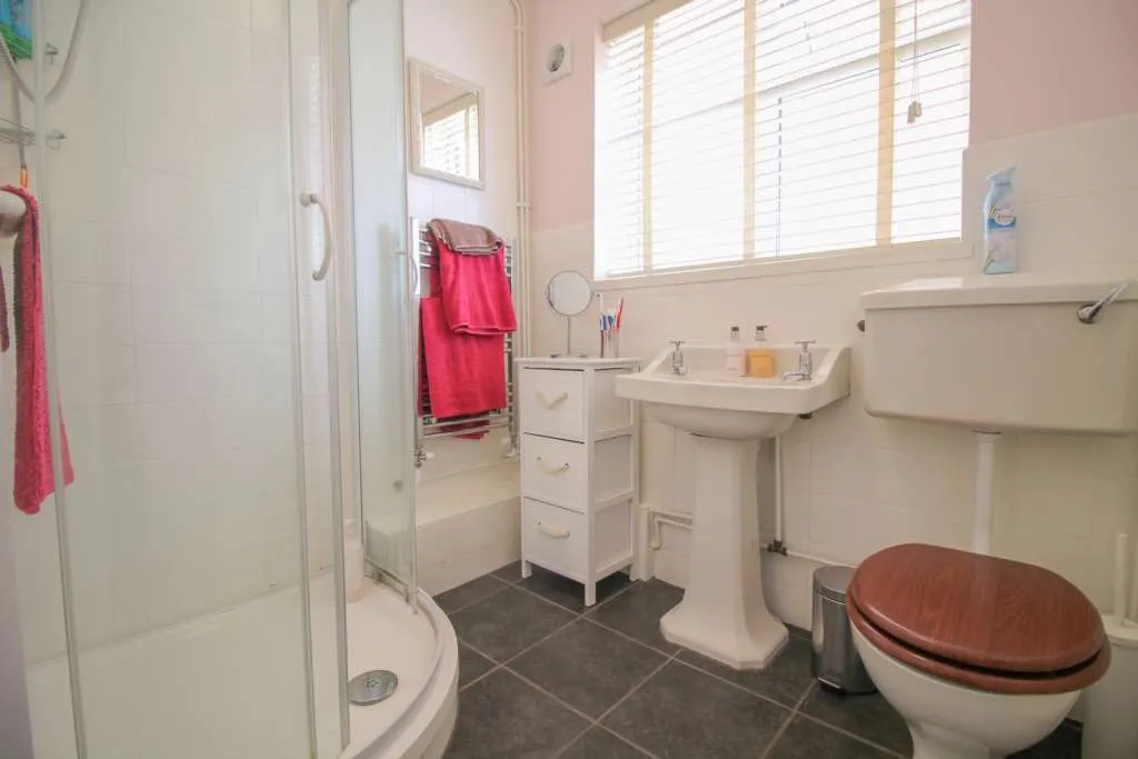 Brambles Close, Isleworth, TW7 5BX, photo 7