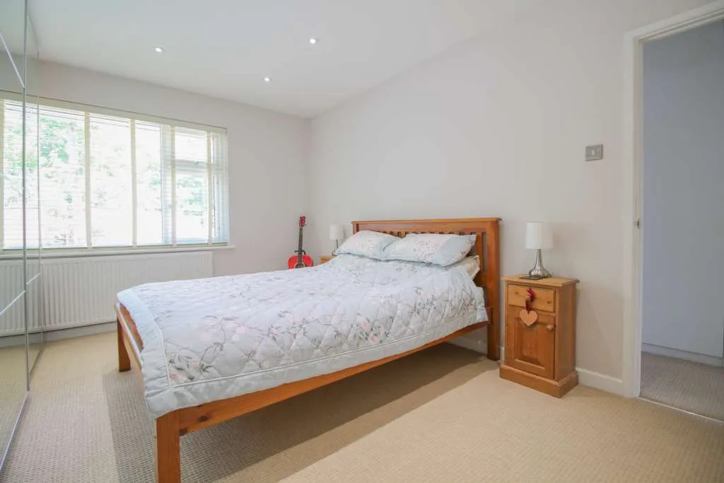 Brambles Close, Isleworth, TW7 5BX, photo 11