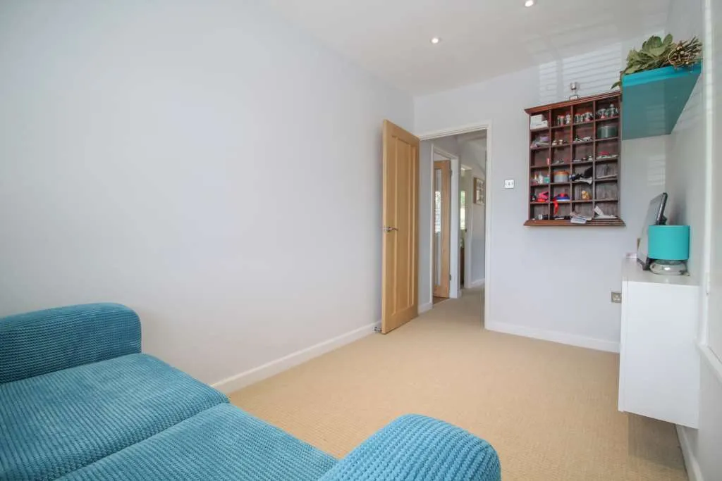 Brambles Close, Isleworth, TW7 5BX, photo 9