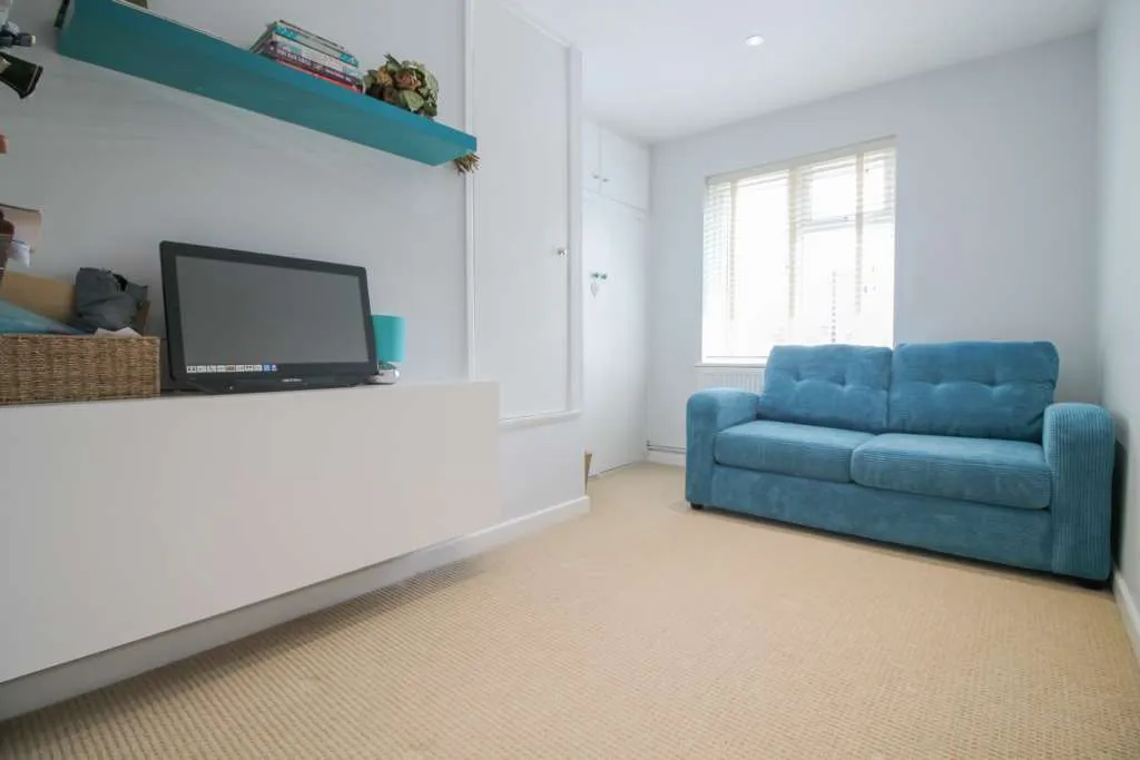 Brambles Close, Isleworth, TW7 5BX, photo 8