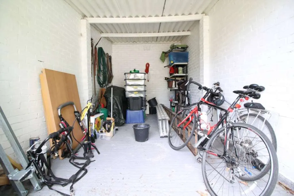 Brambles Close, Isleworth, TW7 5BX, photo 14