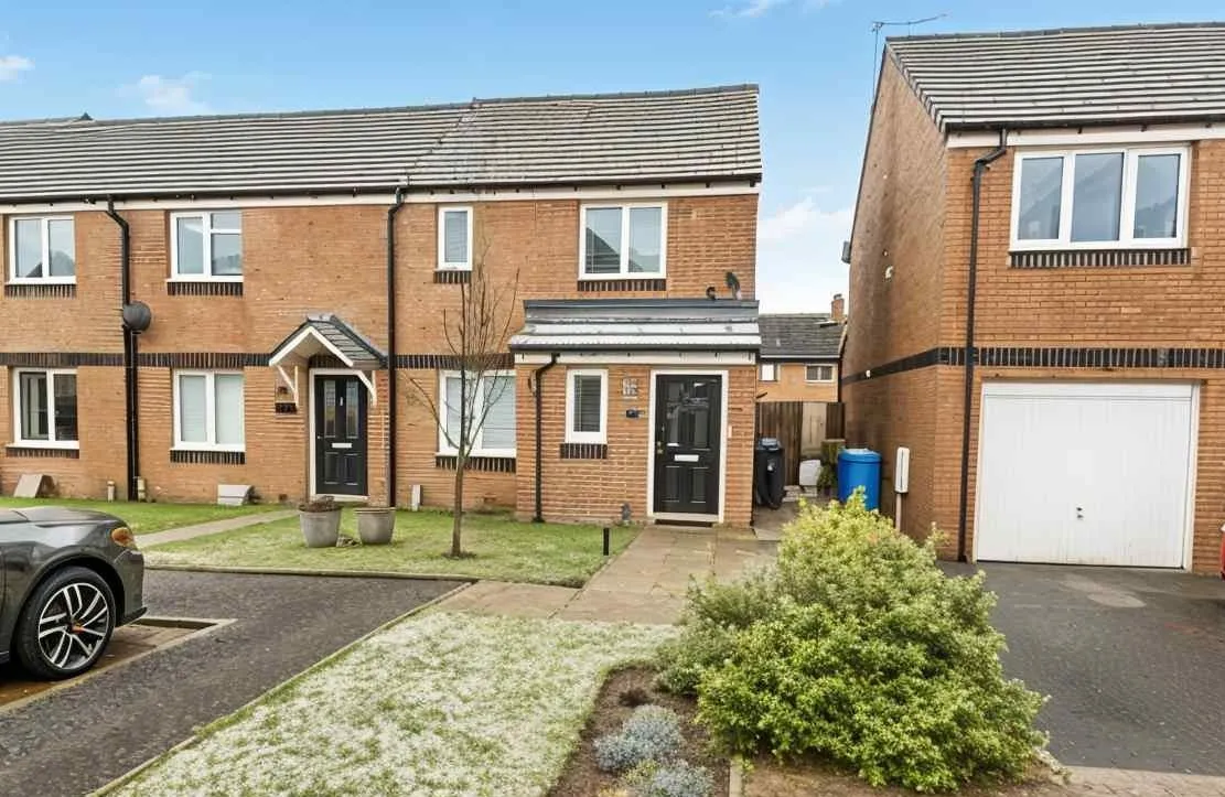 3 bed house for sale — Peastonhall Drive, Gorebridge