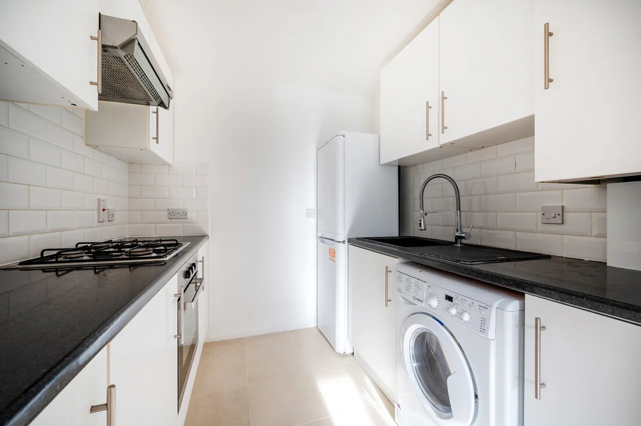 26 Jemmett Close, Kingston upon Thames, photo 3