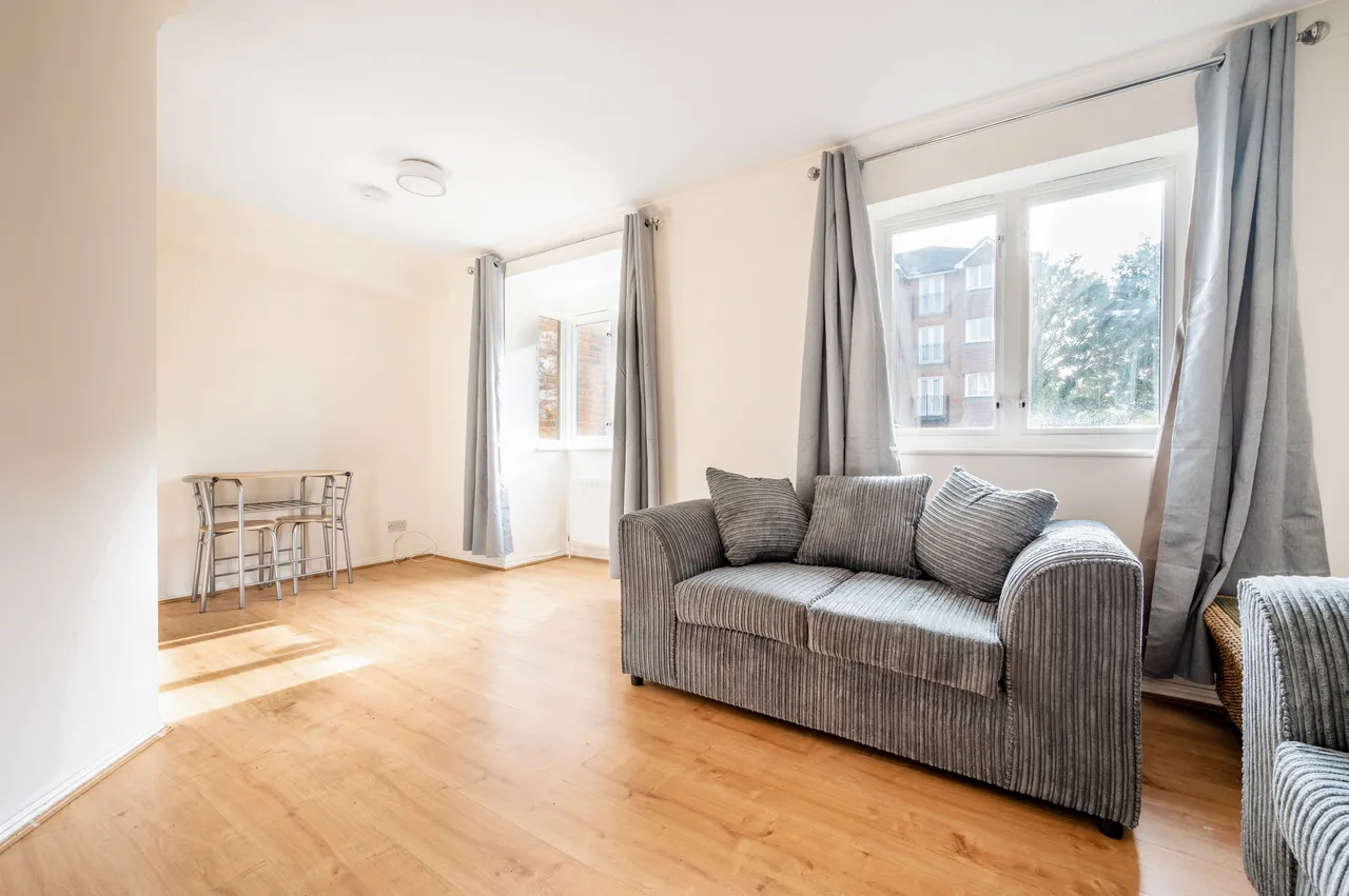 26 Jemmett Close, Kingston upon Thames, photo 2