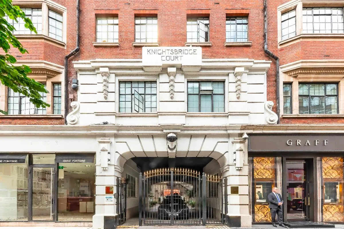 2 bed flat for sale, Sloane Street, SW1X