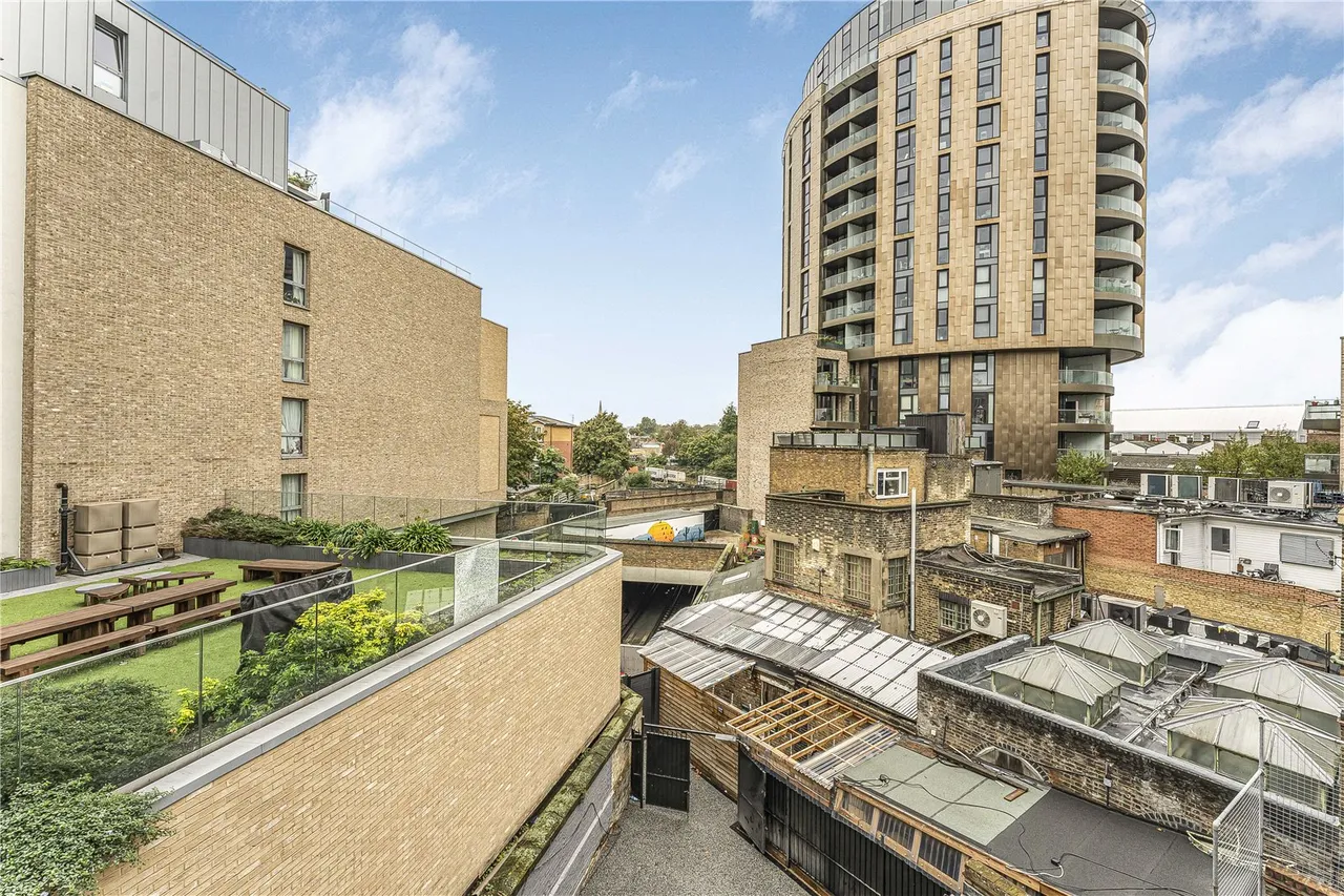 Boleyn Road, London, N16, photo 9