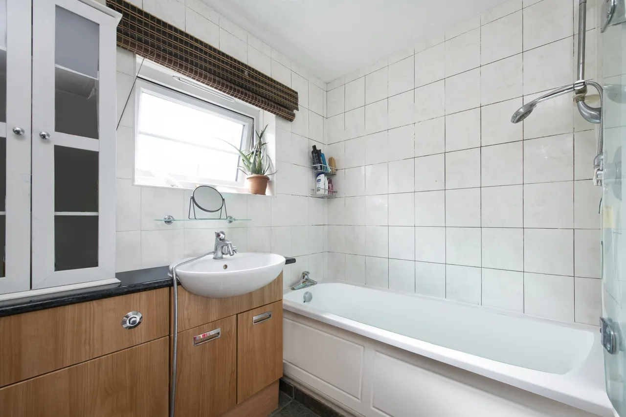 Empire Wharf Road, London, E14, photo 5